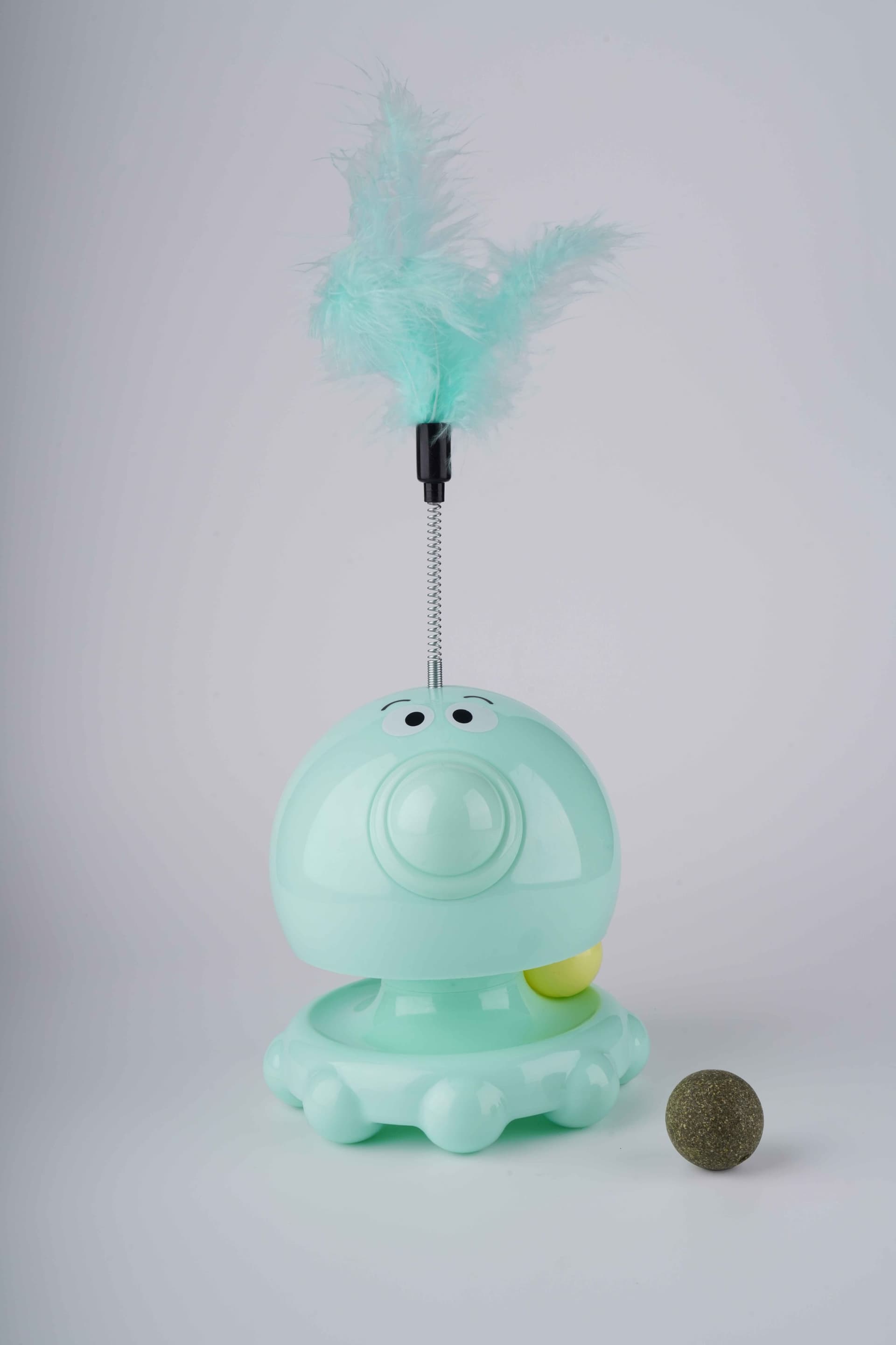Companion Needs Tower Circle Feather Cat Toy